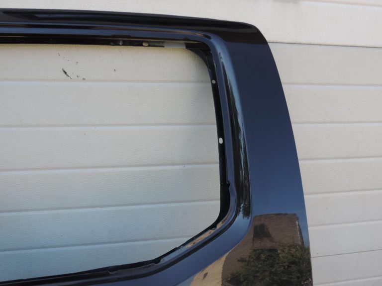 Nissan Navara II D40 aizmugurējā kreisā durvju rokturis GN0, melns 82101EB30J