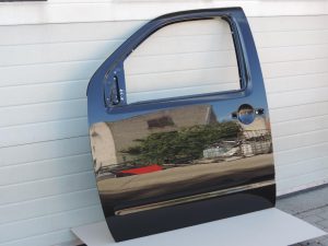 Nissan Navara II D40 priekšējā kreisā durvju apdare GN0, melna H01015X0MB