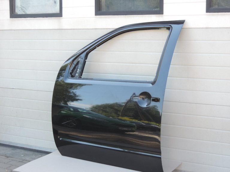 Nissan Navara II D40 priekšējā kreisā durvju apdare GN0, melna H01015X0MB
