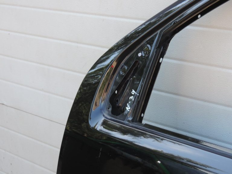 Nissan Navara II D40 priekšējā kreisā durvju apdare GN0, melna H01015X0MB