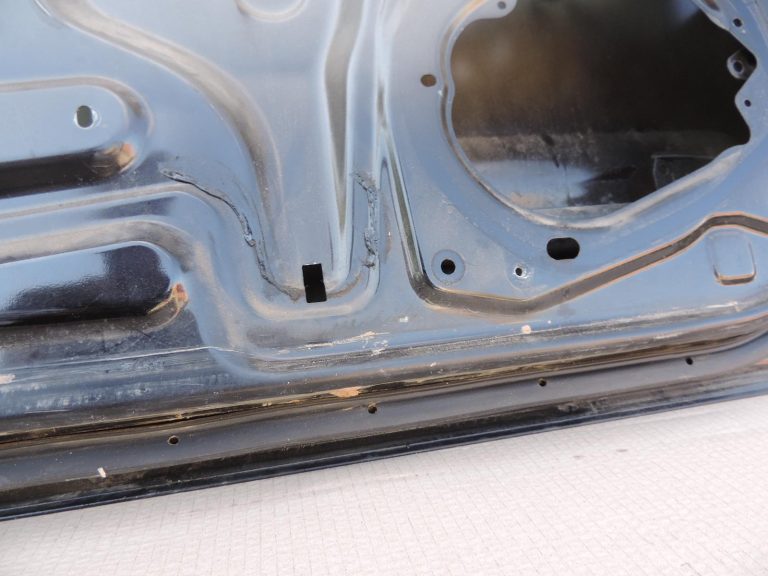 Nissan Navara II D40 priekšējā kreisā durvju apdare GN0, melna H01015X0MB
