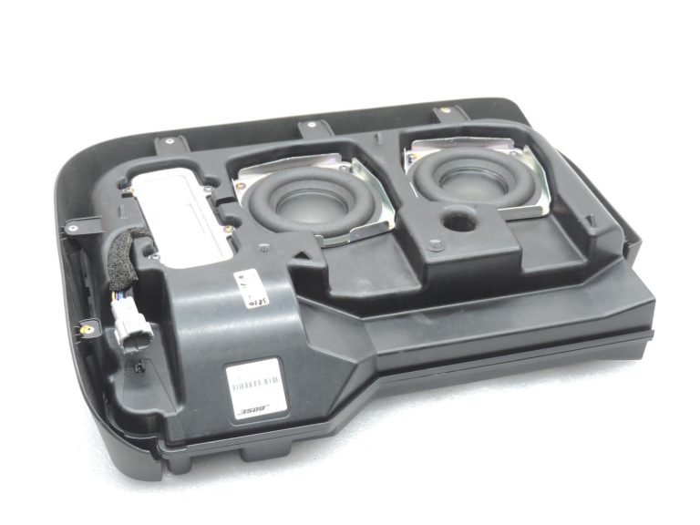 Nissan Navara II D40 Bose basu subwooferis 281705X00A