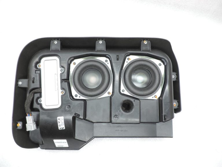 Nissan Navara II D40 Bose basu subwooferis 281705X00A