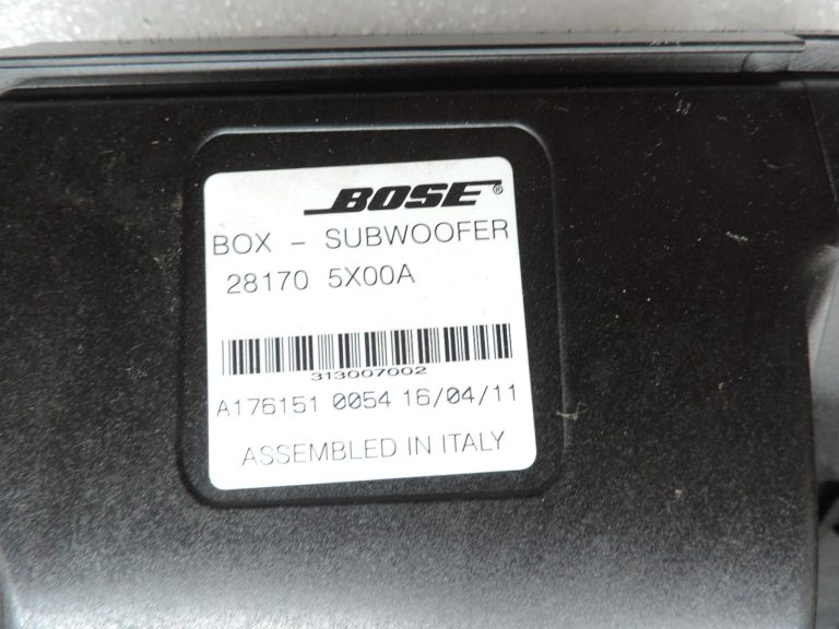 Nissan Navara II D40 Bose basu subwooferis 281705X00A