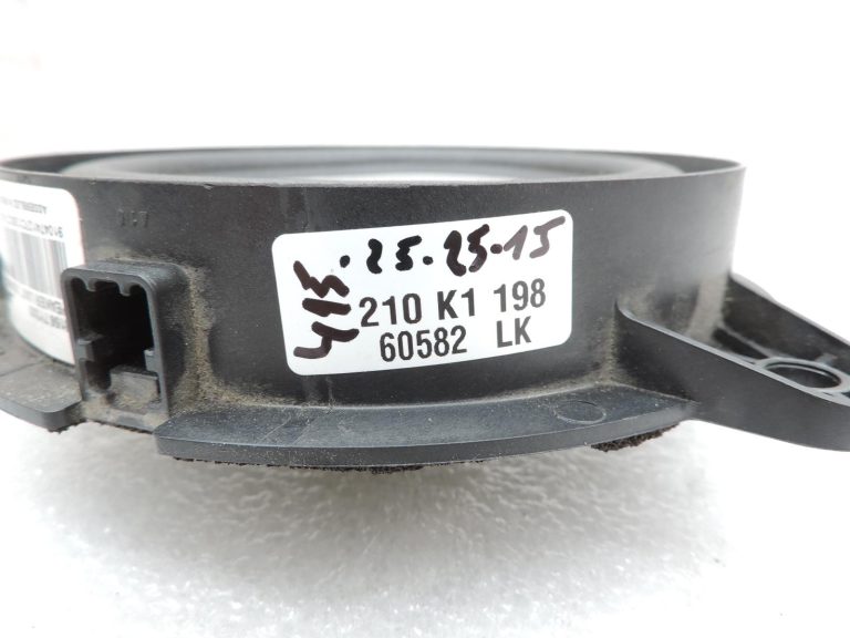 Nissan Navara II D40 Bose aizmugurējie durvju skaļruņi 281567Y300 Skaļrunis