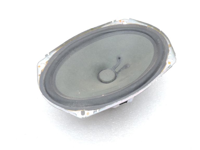 Nissan Navara II D40 Bose priekšējie durvju skaļruņi 281577S200 Speaker