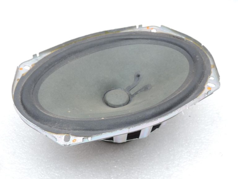 Nissan Navara II D40 Bose priekšējie durvju skaļruņi 281577S200 Speaker