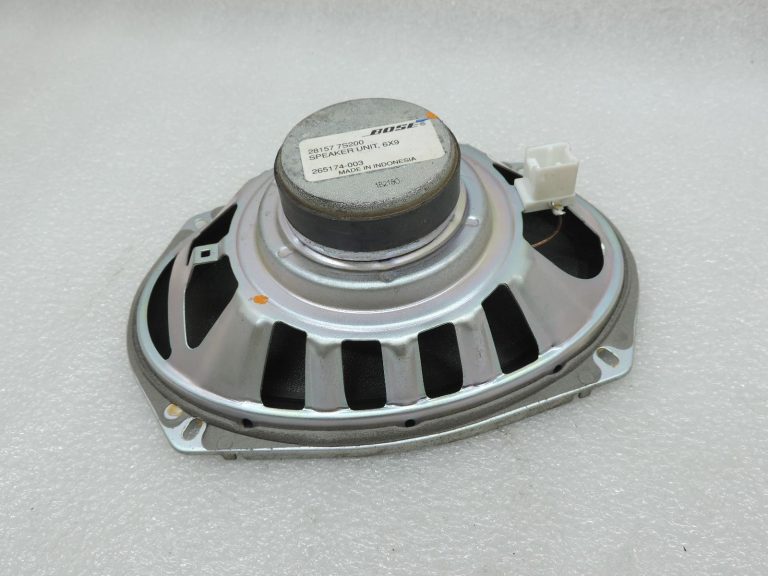 Nissan Navara II D40 Bose priekšējie durvju skaļruņi 281577S200 Speaker