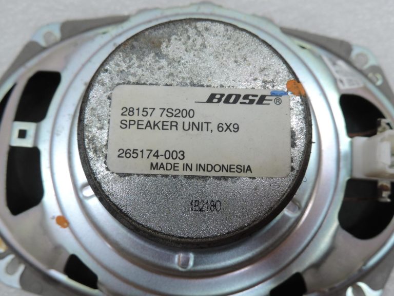Nissan Navara II D40 Bose priekšējie durvju skaļruņi 281577S200 Speaker