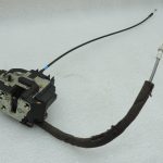 OE Nissan Navara II D40 aizmugurējās labās puses durvju slēdzene 82500EB305