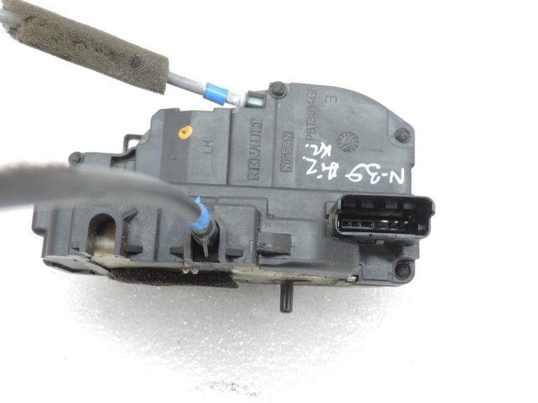 OE Nissan Navara II D40 aizmugurējās kreisās durvis slēdzene 82501EB30D