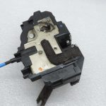 OE Nissan Navara II D40 aizmugurējās kreisās durvis slēdzene 82501EB30D
