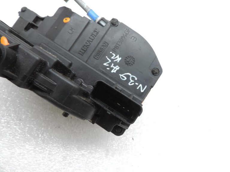 OE Nissan Navara II D40 aizmugurējās kreisās durvis slēdzene 82501EB30D