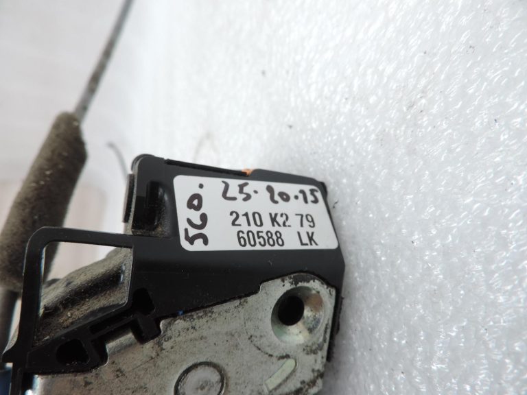 OE Nissan Navara II D40 aizmugurējās kreisās durvis slēdzene 82501EB30D