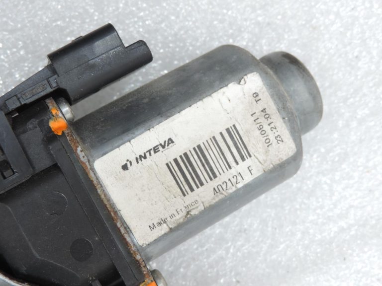 OE Nissan Navara II D40 priekšējā kreisā loga pacēlājs ar motoru 807014X00E