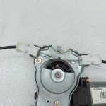 OE Nissan Navara II D40 priekšējā labā loga pacēlājs ar motoru 807004X01C