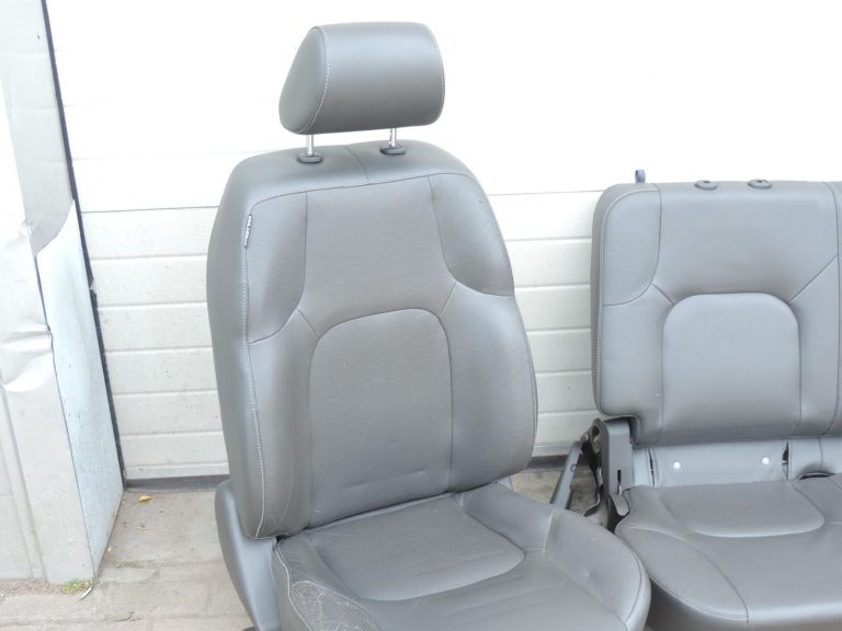 „Nissan Navara II D40“ ādas sēdekļu salona apdares komplekts