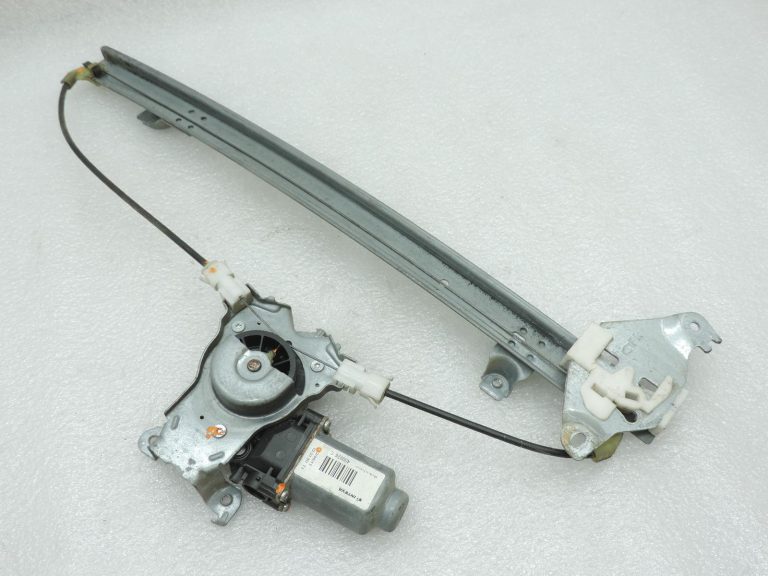 OE Nissan Navara II D40 logu pacēlājs ar motoru, aizmugurē labajā pusē 827003X30A