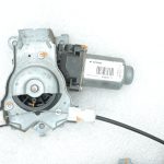 OE Nissan Navara II D40 aizmugurējā kreisā loga pacēlājs ar motoru 827013X30A