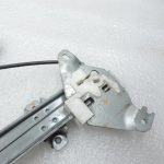 OE Nissan Navara II D40 aizmugurējā kreisā loga pacēlājs ar motoru 827013X30A