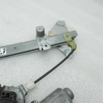 OE Nissan Navara II D40 aizmugurējā kreisā loga pacēlājs ar motoru 827013X30A