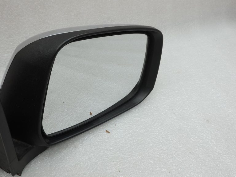 Nissan Navara II D40 labais ārējais spogulis, hromēts, ar pagrieziena rādītāju 963014X11A