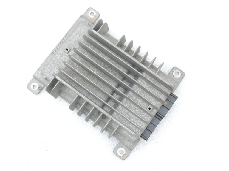 Nissan Navara II D40 Bose audio pastiprinātājs 280605X50A Audio Amplifier