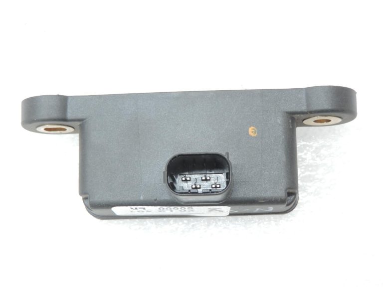 Nissan Navara II D40 pagrieziena ātruma sensors (YAW rate sensor) 479311JB0A