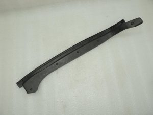 Volvo V40 CC blīvējums durvju A-staba apvalka līste priekšā pa labi 31298366 OEM