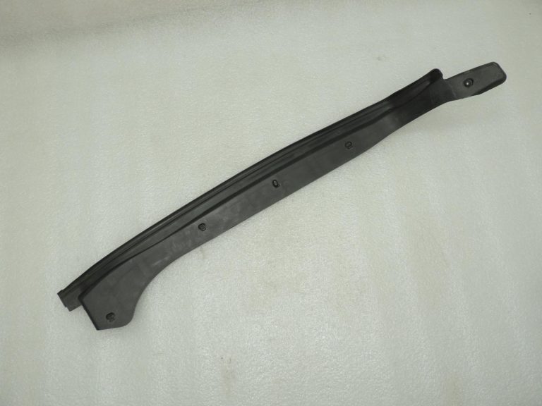 Volvo V40 CC blīvējums durvju A-staba apvalka līste priekšā pa labi 31298366 OEM