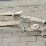 Aizmugurējā ass – Šasija (pakaļdaļa) – Aizmugurē lāgas/Resori