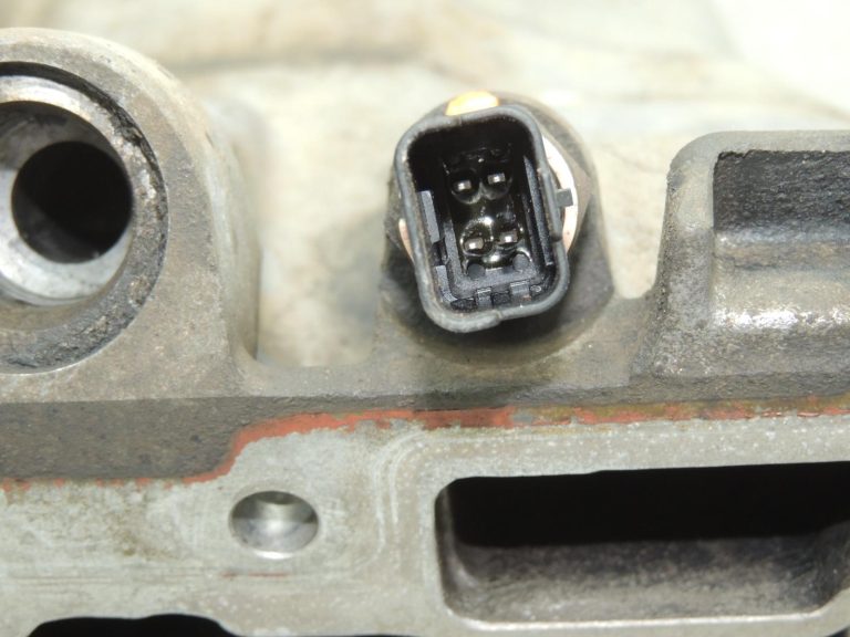 Oriģināls „Nissan Navara D40M“ eļļas karteris OE 1111000Q1E 3.0 V6 V9X LE
