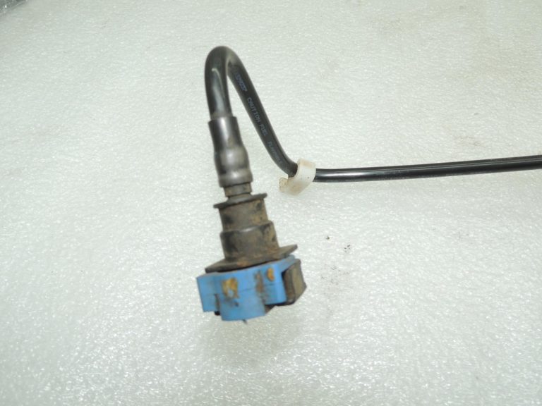 Volvo V60, S60, V70 2.0D degvielas caurule (ieplūdes caurule) dīzeļdegvielai 31329237 OEM