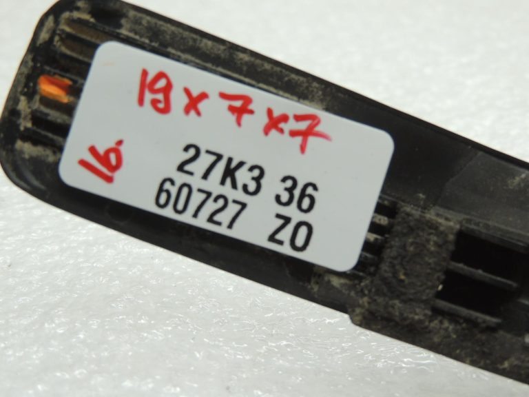Nissan Navara D40 aizmugurējā labā puse jumta līste, dekoratīvā līste 73882EB360