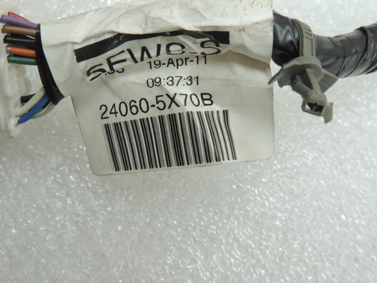 Nissan Navara D40 vadu kopne, salona apgaismojums, bīdāmais jumts 240605X70B