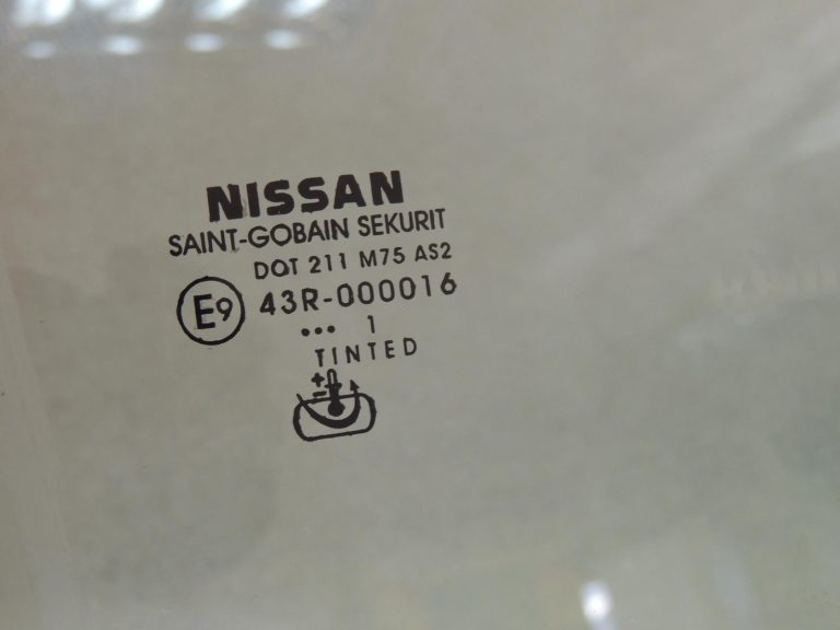 Oriģināls „Nissan Navara D40M“ priekšējais labais pasažiera puses logs 80300EB310 OE