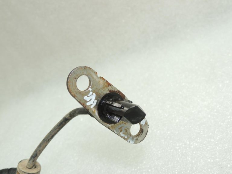 Oriģināls Nissan Navara D40M aizmugurējais kreisais riteņa apgriezienu sensors 47901EB300 3.0 V6