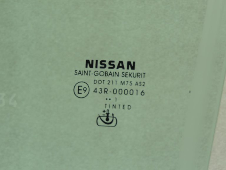 Oriģināls „Nissan Navara D40M“ priekšējais labais pasažiera puses logs 80300EB310 OE