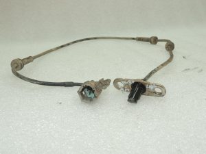 Oriģināls „Nissan Navara D40M” aizmugurējā labā riteņa apgriezienu sensors 47900EB300 3.0 V6