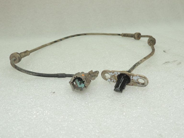 Oriģināls „Nissan Navara D40M” aizmugurējā labā riteņa apgriezienu sensors 47900EB300 3.0 V6