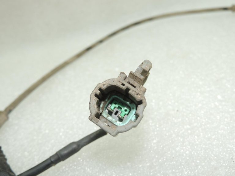 Oriģināls „Nissan Navara D40M” aizmugurējā labā riteņa apgriezienu sensors 47900EB300 3.0 V6