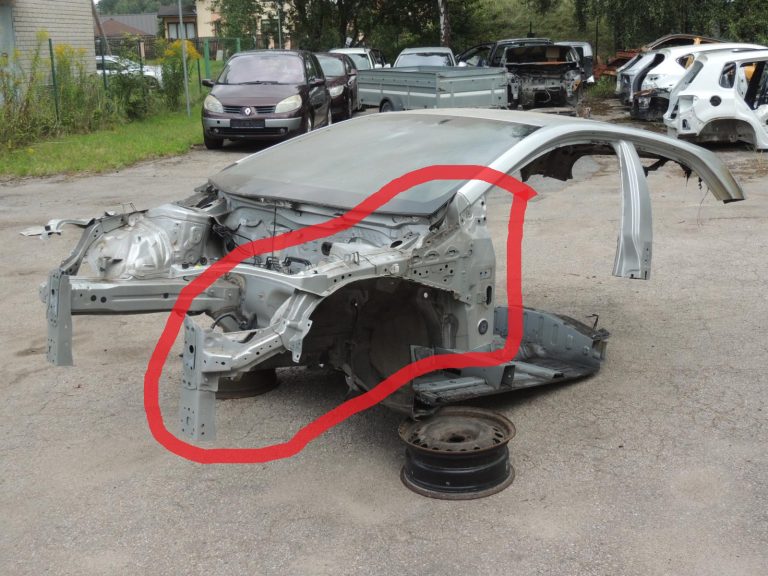 Toyota Corolla E210 kreisais lanžerons