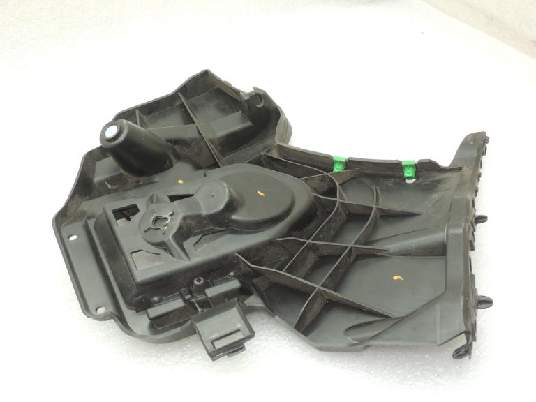 Volvo V40 Cross Country aizmugurējā labās puses bufera kronšteins 31395092, oriģināls