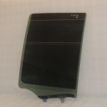 Oriģināls Nissan Navara D40M aizmugurējais kreisais sānu logs (OE 82301EB320) 3.0 V6