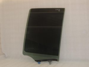 Oriģināls Nissan Navara D40M aizmugurējais kreisais sānu logs (OE 82301EB320) 3.0 V6