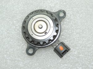 Toyota Corolla E210 1.2 vārpstas sensora vadības vārsts 15370-47010 oriģināls