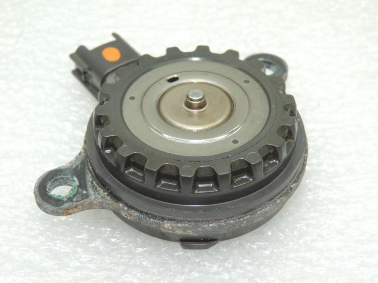 Toyota Corolla E210 1.2 vārpstas sensora vadības vārsts 15370-47010 oriģināls