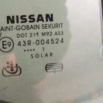 Oriģināls „Nissan Navara D40M“ aizmugurējās labās puses durvju stikls (OE 82262EB320) 3.0 dCi V6