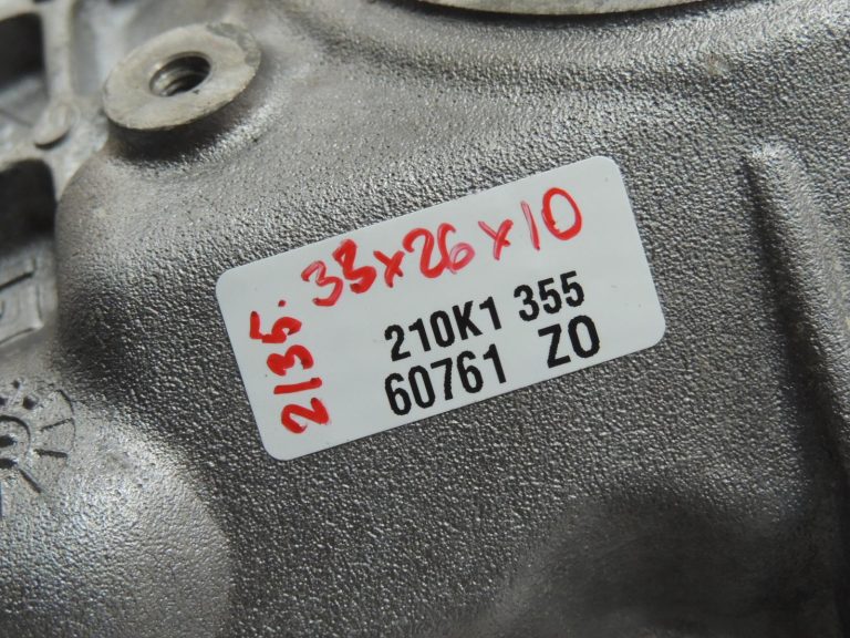 Oriģināls „Nissan Navara D40M“ priekšējais vāks, ķēdes vāks, OE 1350100Q0F, 3.0 dCi V6