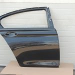 BMW 5. sērijas F10 Sedans Aizmugurējās labās durvis Aizmugurējās labās durvis Krāsa Melna 2 668